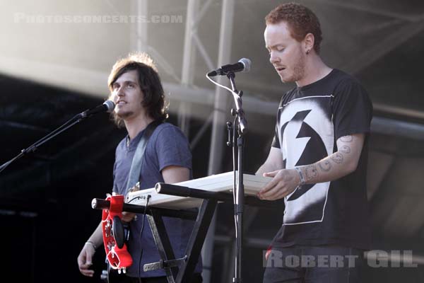 THE TEMPER TRAP - 2009-07-30 - PAREDES DE COURA (Portugal) - Praia do Tabuao - 